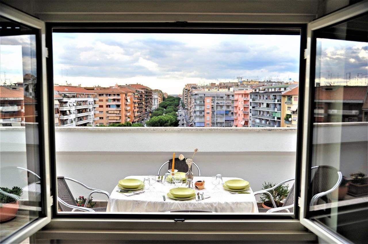 Attico Luminoso Terrazza Metro A Aria Cond Wifi Apartman Róma Kültér fotó